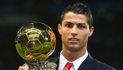 开云体育在线-【穆基·贝茨强势归来】道奇队巨星在关键战中表现卓越，穆基贝茨百科